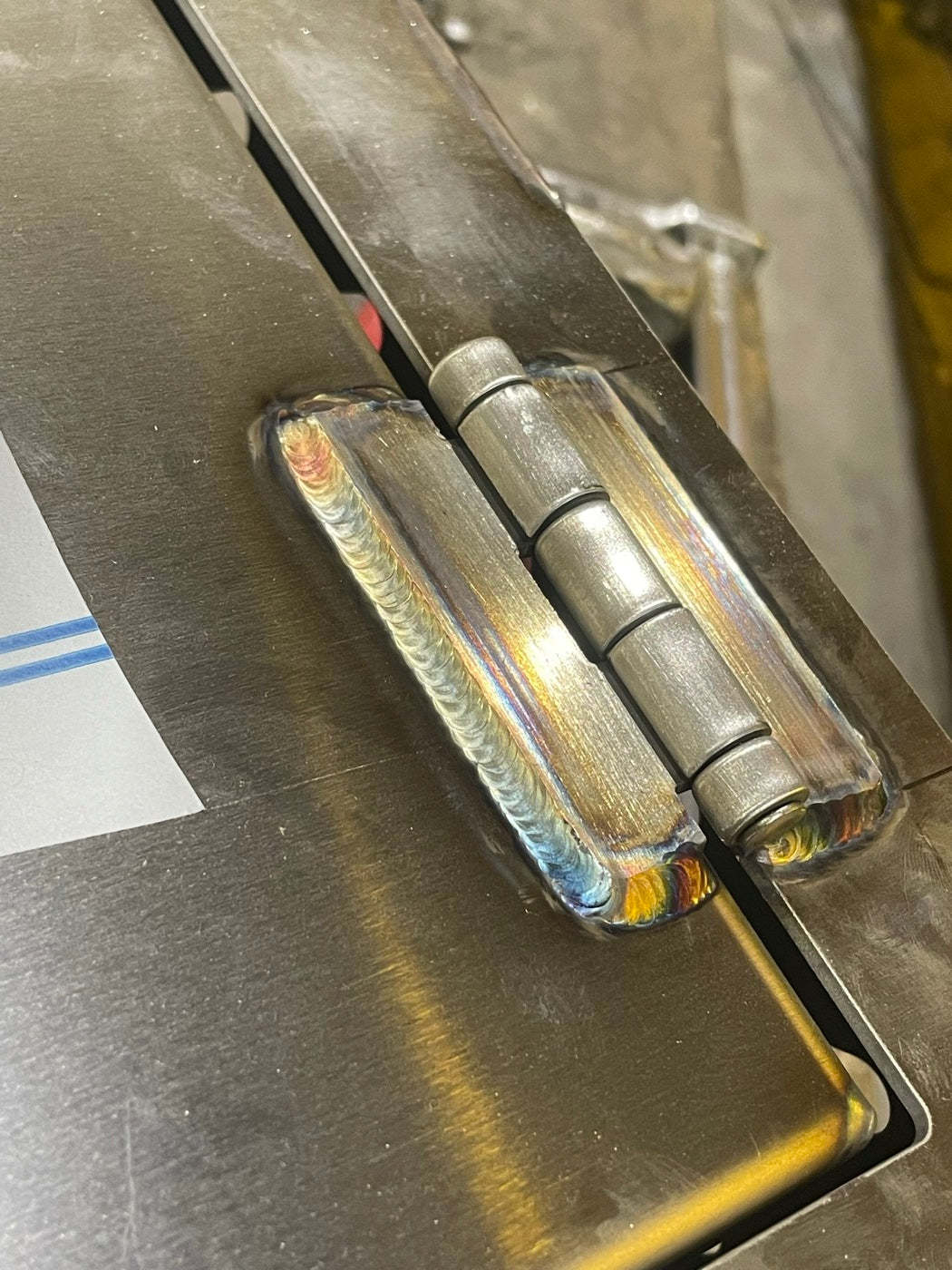 Hinge, stainless panel